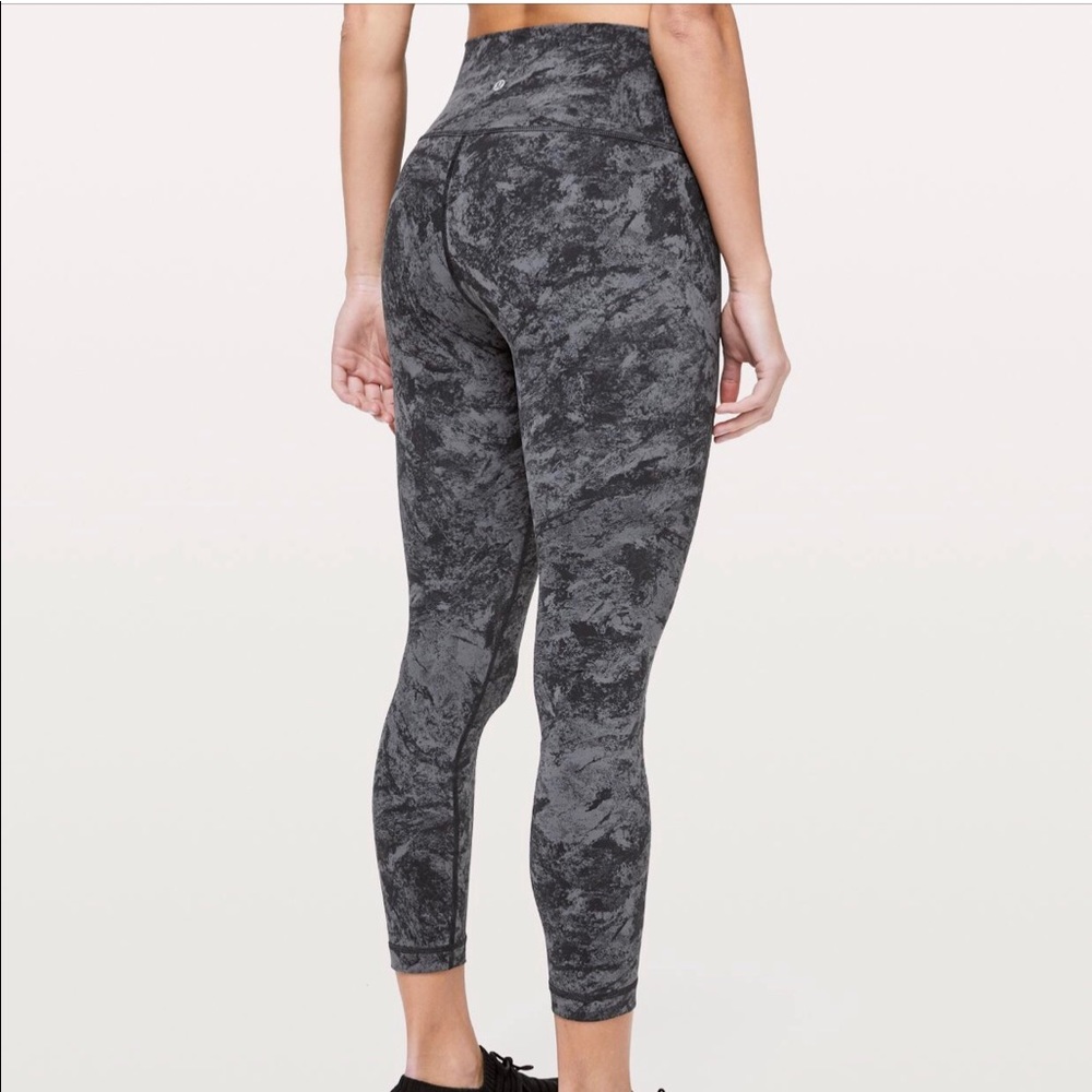 **LOOKING FOR** ISO Lululemon Wunder Under